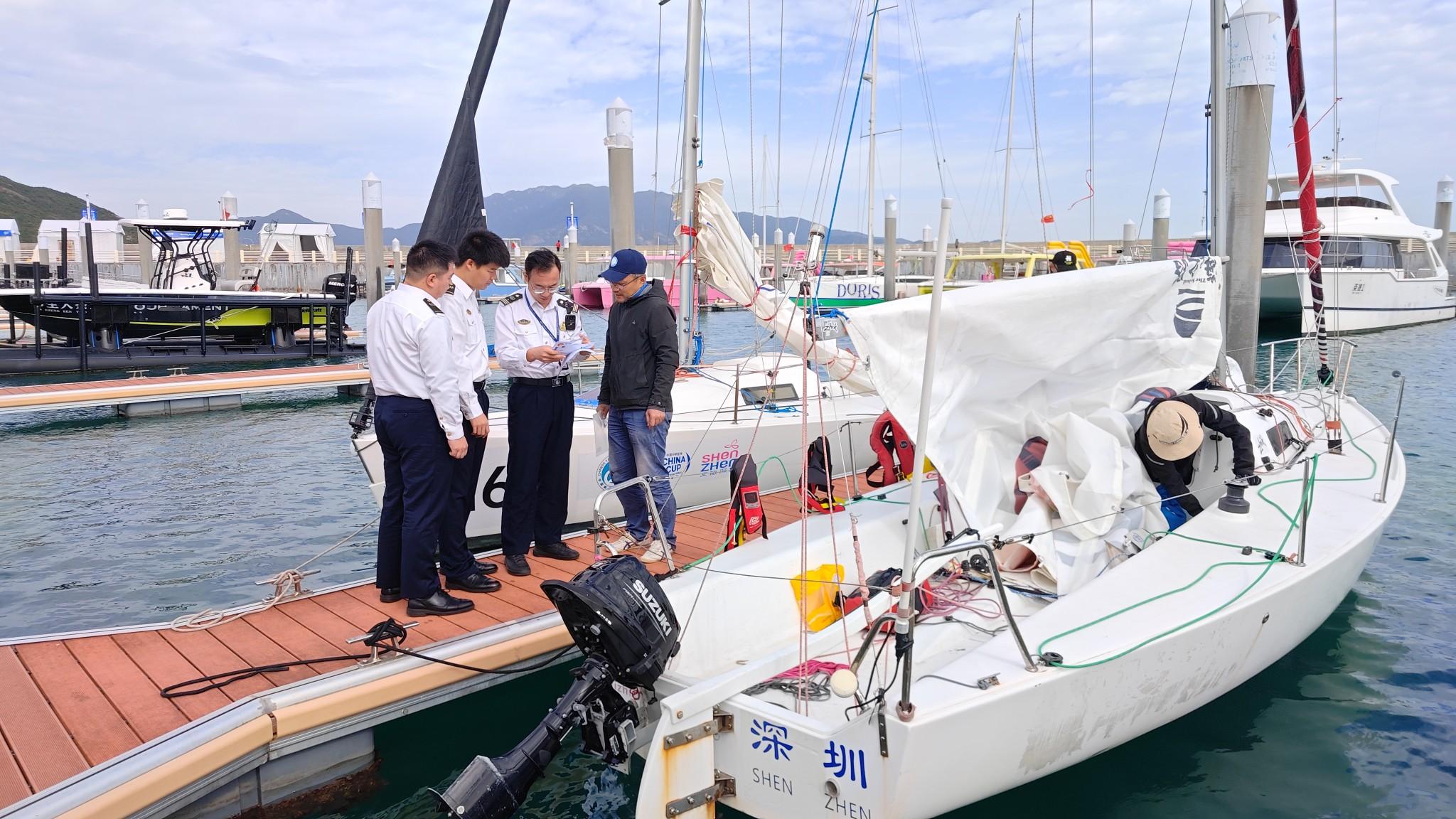 深圳海事局青年志愿先锋队护航中国杯赛事